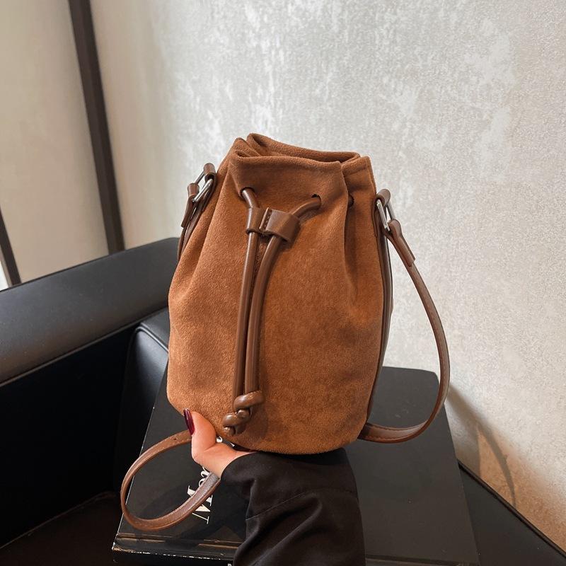 Retro Faux Suede Bucket Bag Classic Plush Drawstring Phone Bag Women's Vintage Plush Crossbody Small Bag