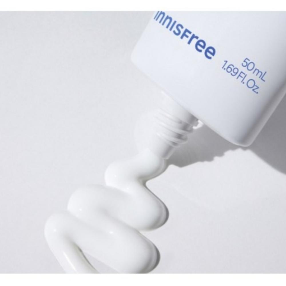 Innisfree Hyaluron Moist Sunscreen SPF50+ PA++++ 50ml × 2 (Twin Pack)