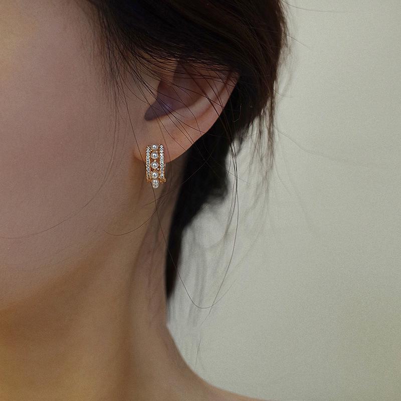 S925 Gold-Plated Sterling Silver Earrings with Pearls and Diamonds - Elegant and Unique Design for Women