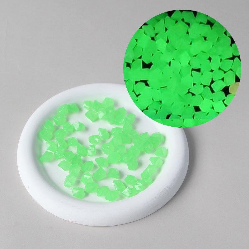 

Luminous Artificial Diamond Stones for Garden, Fish Tank, and Potted Plants Large Diamond Shape 11-14