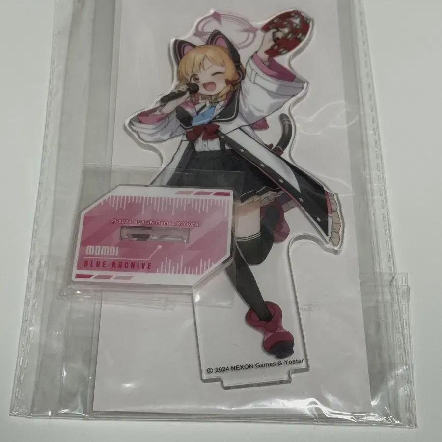 

Акриловая подставка Blue Archive Momoi Maneki-neko