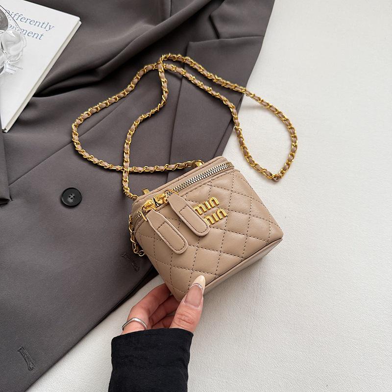 Štýlová mini taška cez rameno: Voňavá Štýlová Crossbody taška s retiazkou