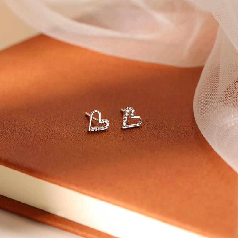 Love Stud Earrings Women's Light Luxury Temperament Niche Design Sense Zircon Heart Earrings