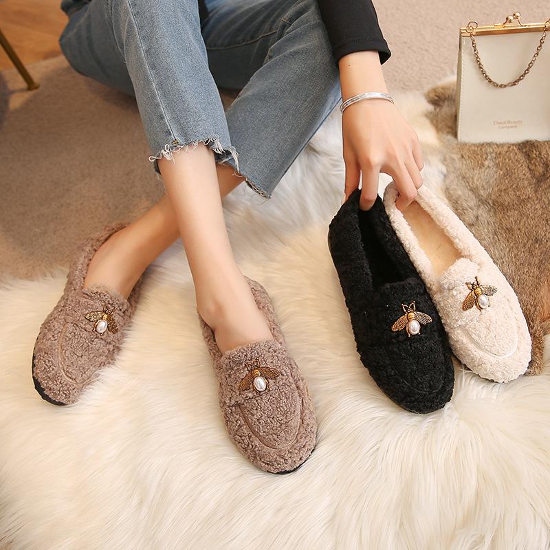 Fashion 2025 White Wool Loafers Women Plush Fur Flats Brand Cotton Shoes Ladies Winter Warm Lambswool Mocasines Femmes Sheep Fuzzy Boots