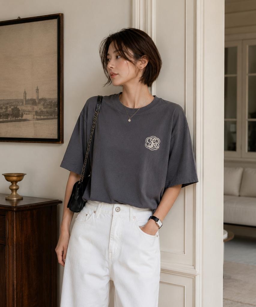 Seuteijial Signature Serve Short Sleeve T-Shirt [Charcoal]