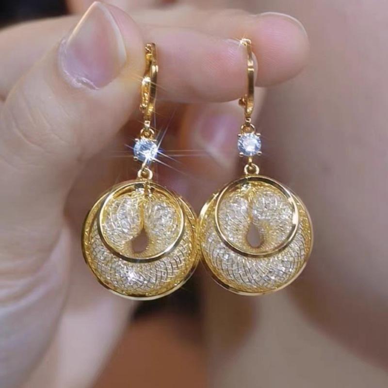 Retro gold wire mesh circle earrings for women, simple design personalized ear buckle versatile ear jewelry золотой