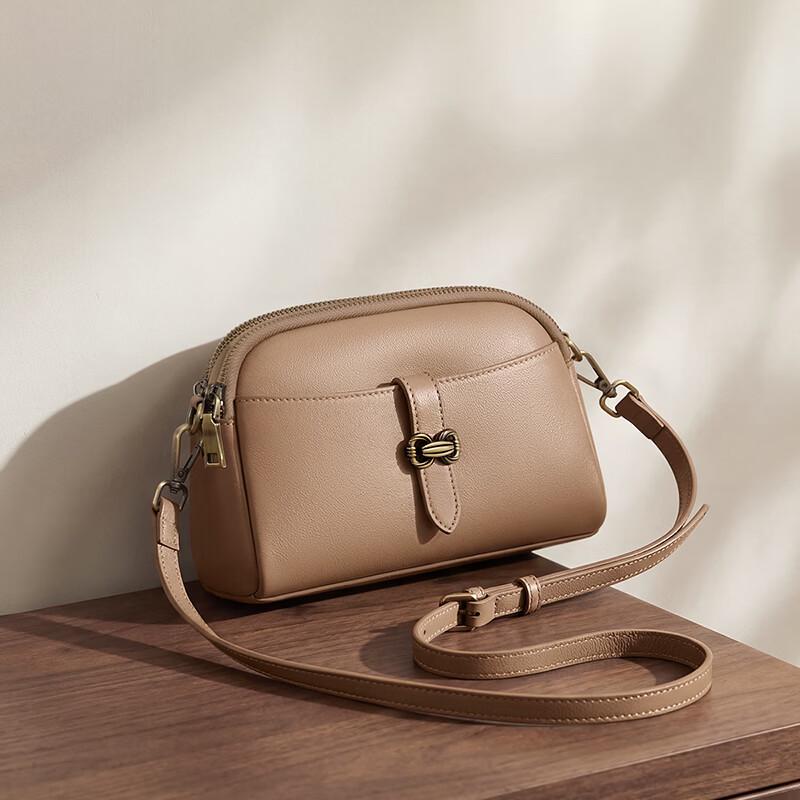 

GOLF Women s Leather Crossbody Phone Bag