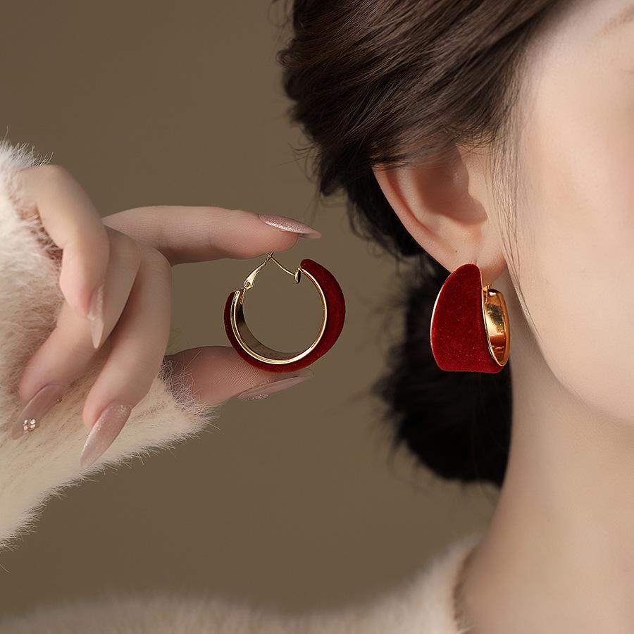 Minimalist Hong Kong Style Silver Needle Round Hoop Stud Earrings - Versatile, Fashionable, and Retro Design.