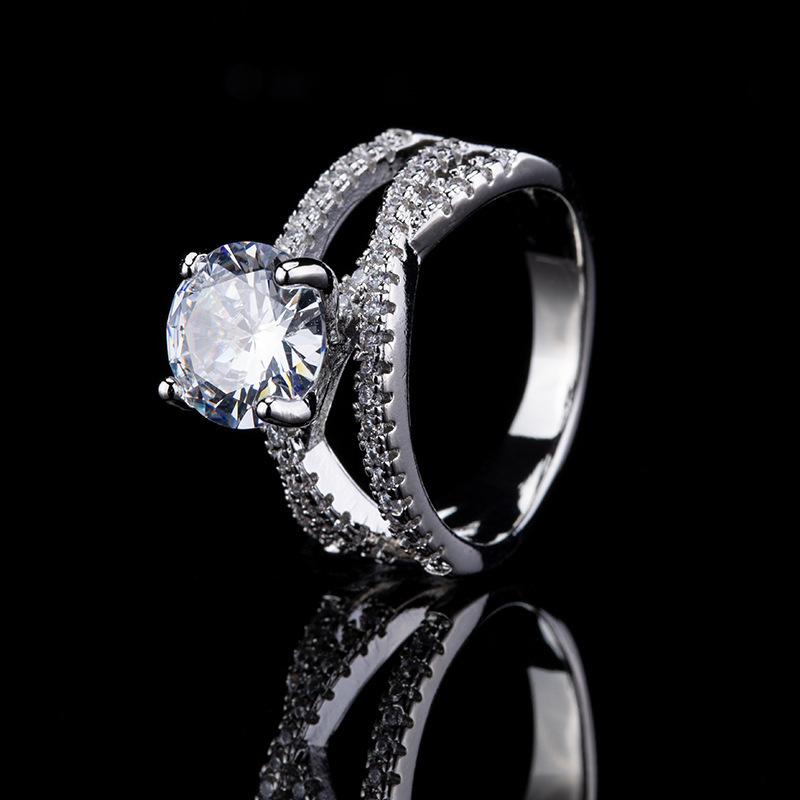 Design Temperament Ring Women'S Ring Classic Four-Claw Simulation Diamond Ring Proposal Engagement Ring