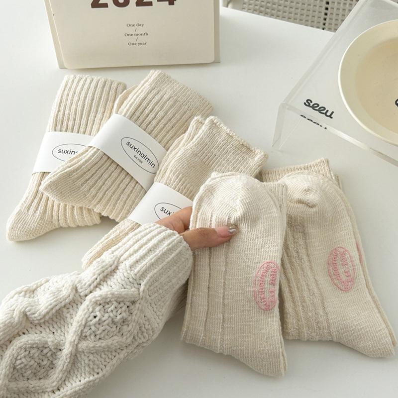 

5 Pairs of New Women s Fashionable Cotton Knitted Thick Knit Mid Calf Socks 5 Pairs