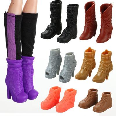 1 Paar Plastikpuppe Bunte Lange Kniehohe Stiefel Weibliche Puppenstiefel Socken Puppenschuhe Passen Fußlänge 2,2 cm Puppenzubehör