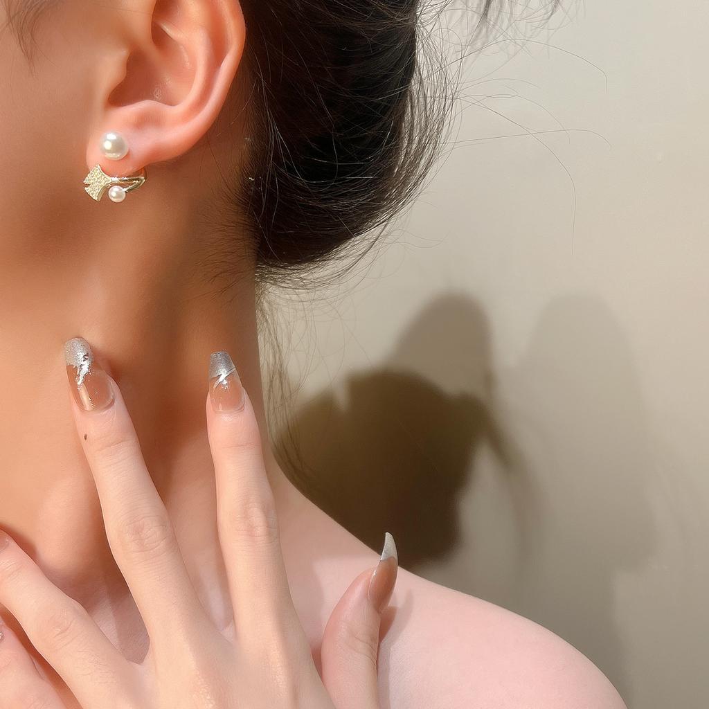 2026 Pearl Stud Earrings Spring and Summer Sweet Light Luxury Tulip Femininity Alloy Flower Internet Celebrity Earrings Earrings Wholesale