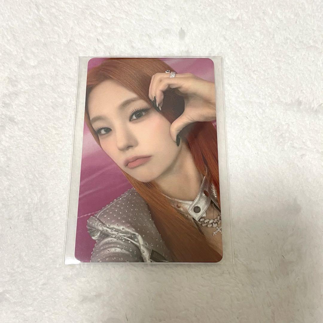 

[ИСПОЛЬЗОВАННЫЙ] Бонусная коллекционная карта ITZY Waltz Soulcon Йеджи