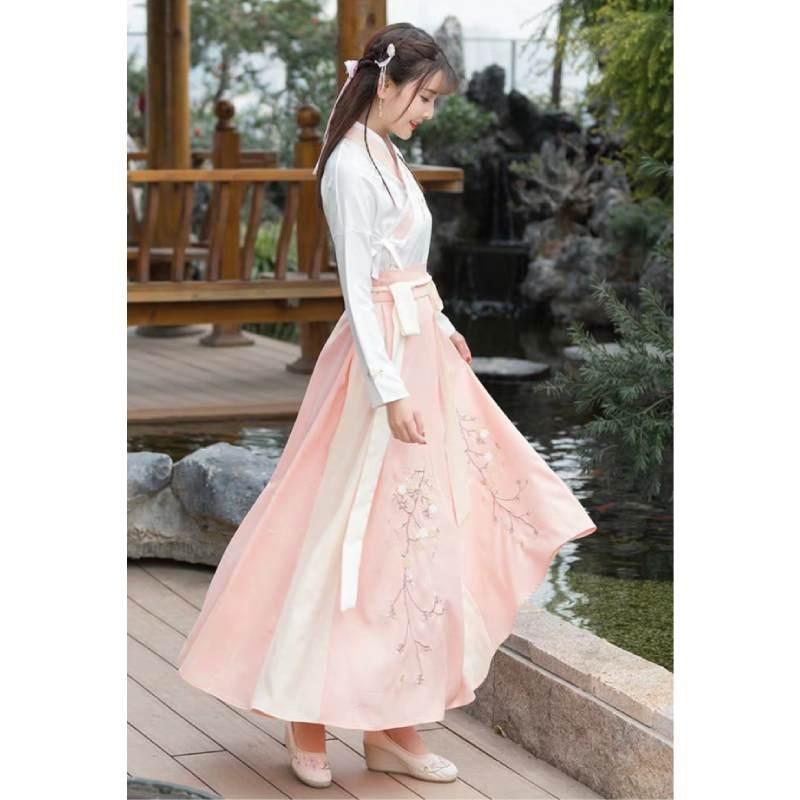 Hanfu Dress For Women With Embroidered Cross Collar And Polyester Fabric For Daily Wear