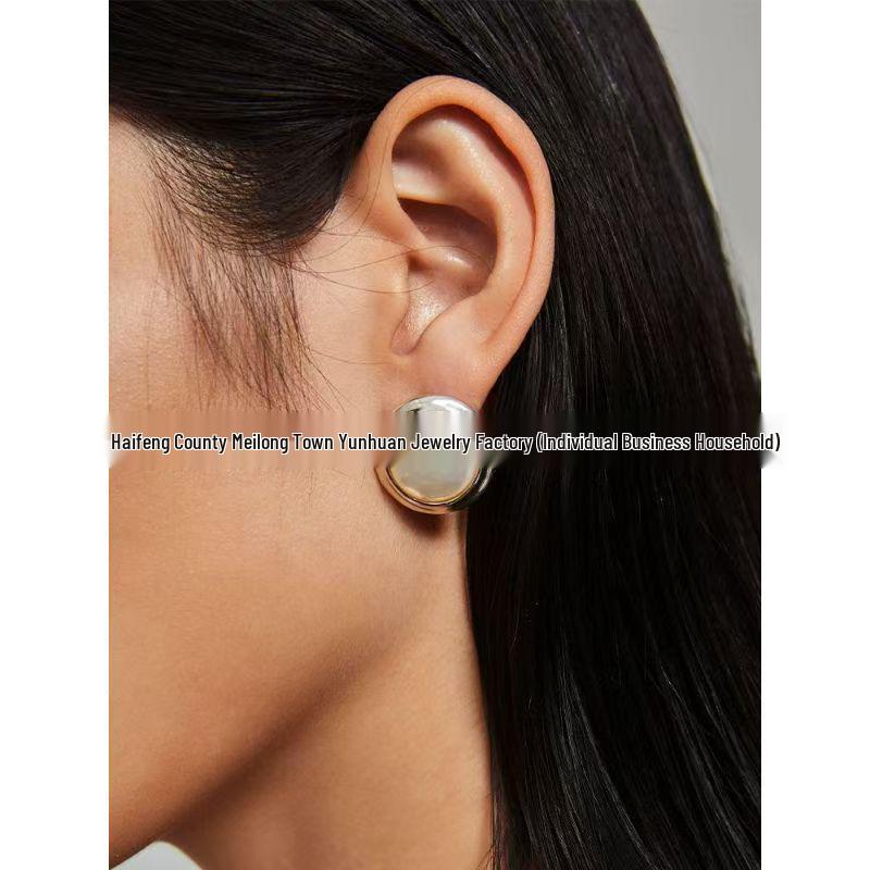 Elegant French Style S925 Silver Round Stud Earrings for Women