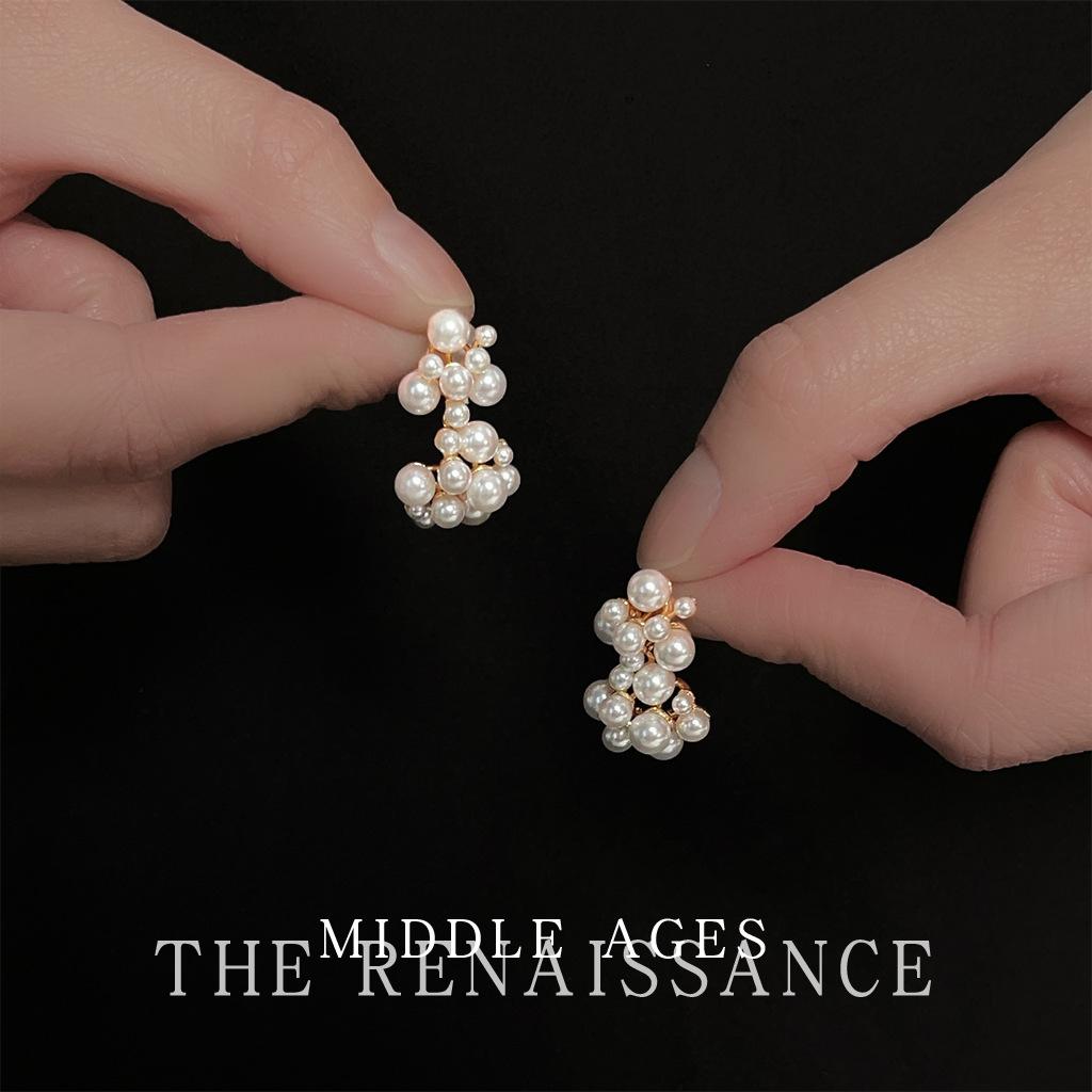 

Pearl beaded earrings light luxury stud earrings retro literary dress ear jewelry