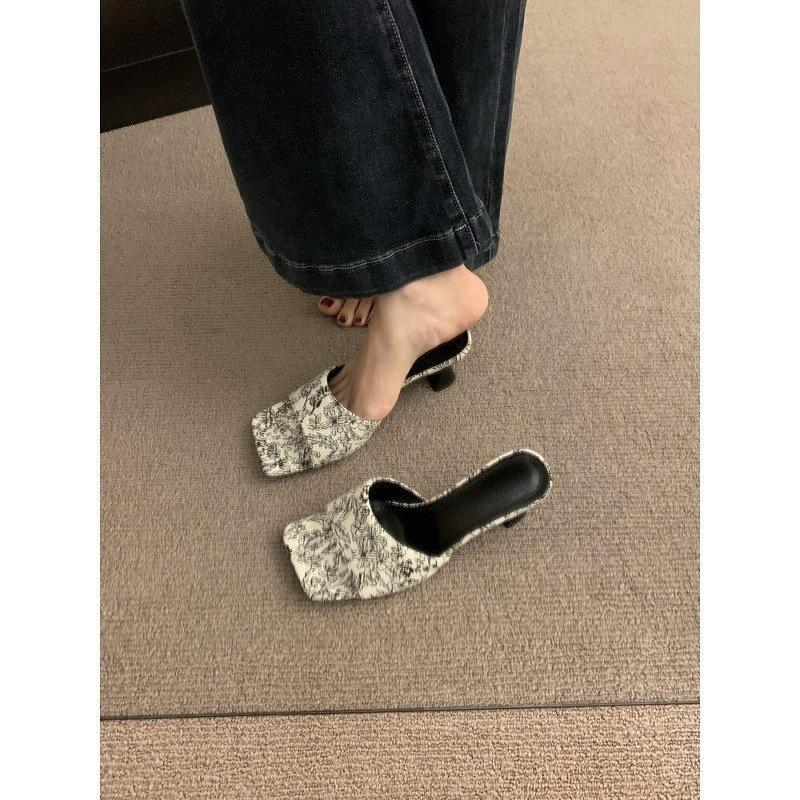 Silver high-heeled one-word slippers, women's shoes, new square-heeled thick-heeled sandals in spring