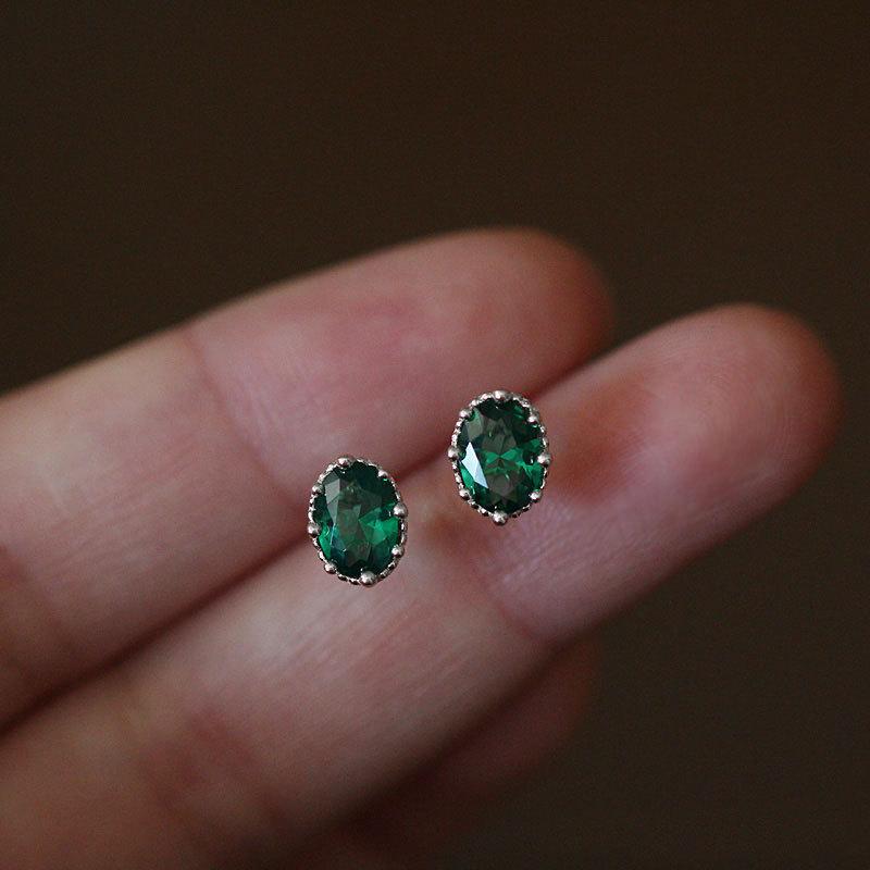 

[Vintage Oval Green Zircon Earrings for Women Simple Commuter Tiny Gold Edge Emerald Green Ear Jewelry]