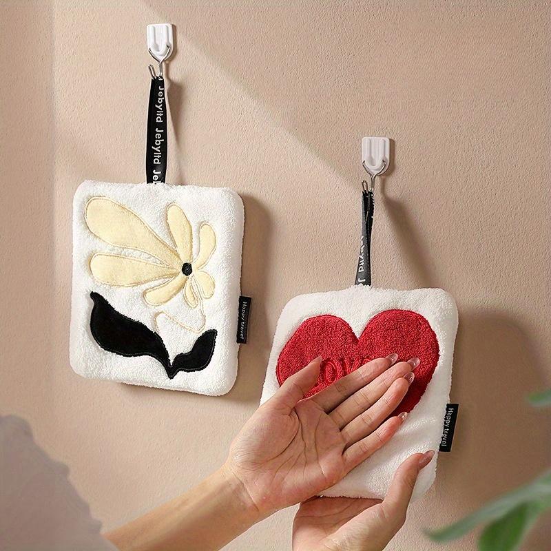 1/2pcs Coral Fleece Square Hand Towel, Heart Flower Pattern, Easy to Hang,Strong Water Absorption And Quick Drying,Cute And Soft,Suitable for Kitchen
