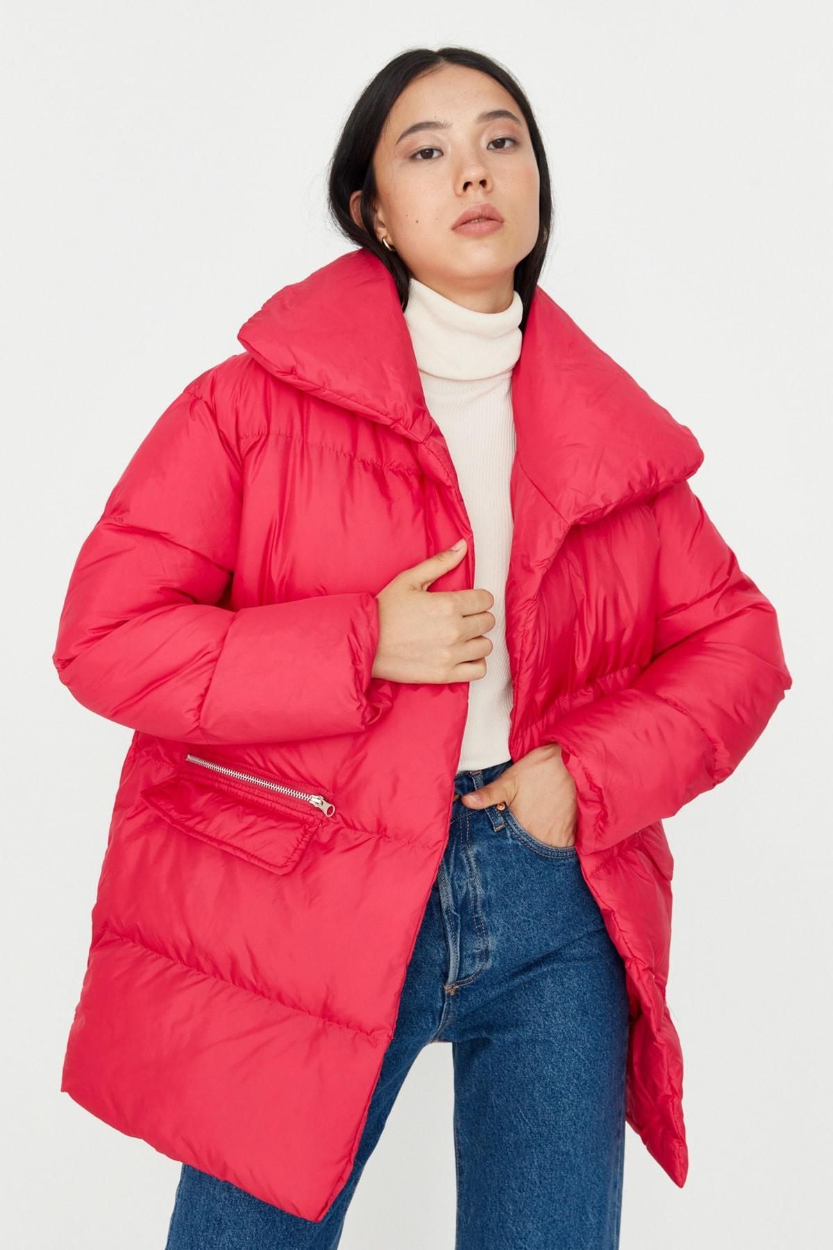 

Детальное надувное пальто Oversize цвета фуксия на молнии TWOAW23MO00285..
