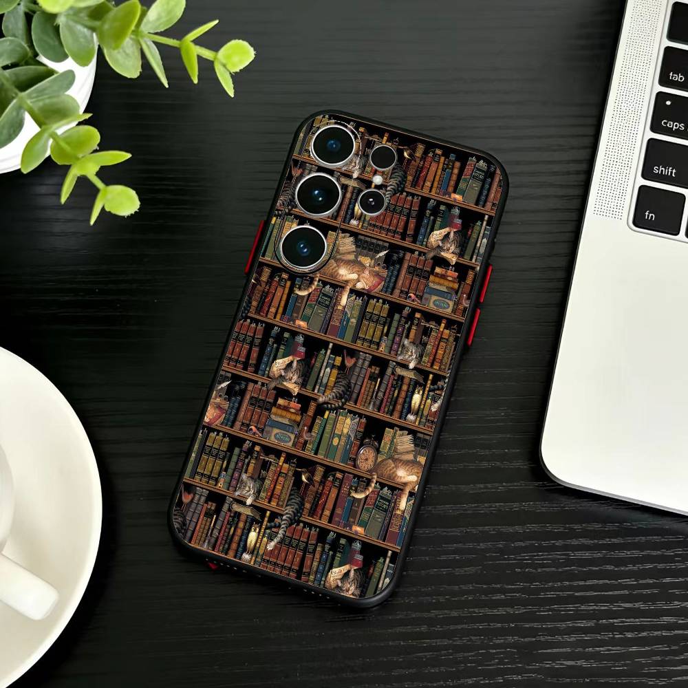 Vintage Bookshelf Kitten  Phone Case For Samsung S26,S25,S24,S23,S22,S21,S20,Plus,Fe,Lite,Others Black Cover