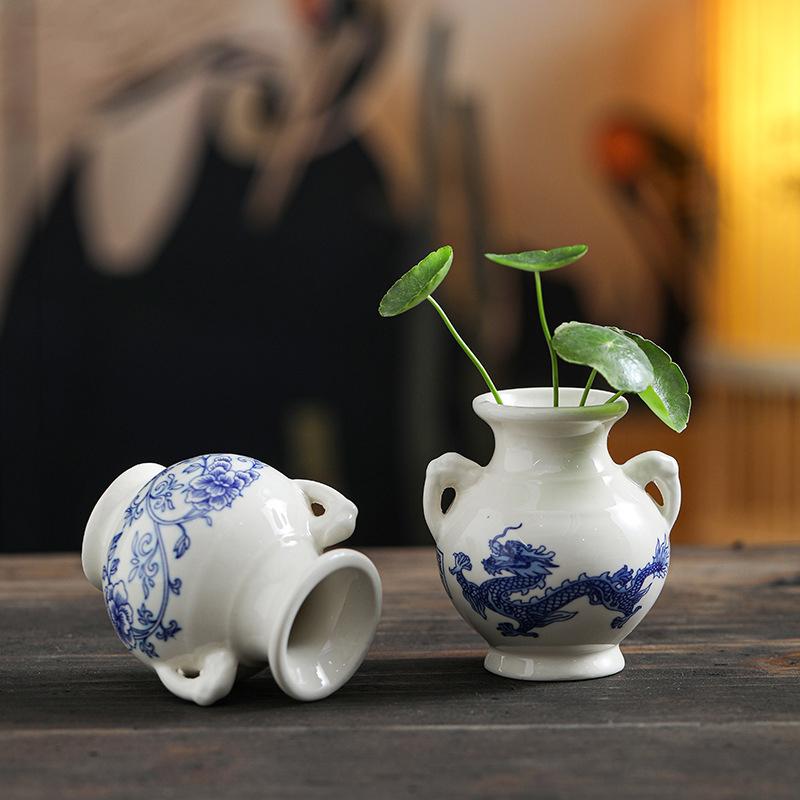 Decorations Antique Shelves Blue and White Porcelain Collect Ornaments Tabletops Ceramics Gift Small Vases Chinese Style 1PC