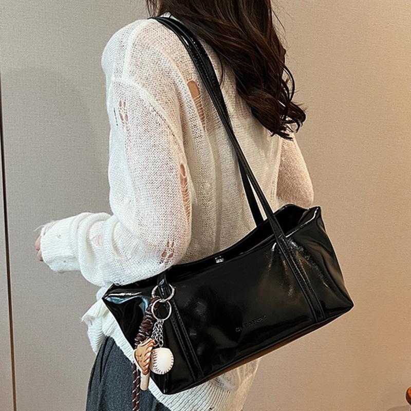 Korean version niche underarm bag women's 2025 new trendy retro portable commuter bag simple large-capacity shoulder bag