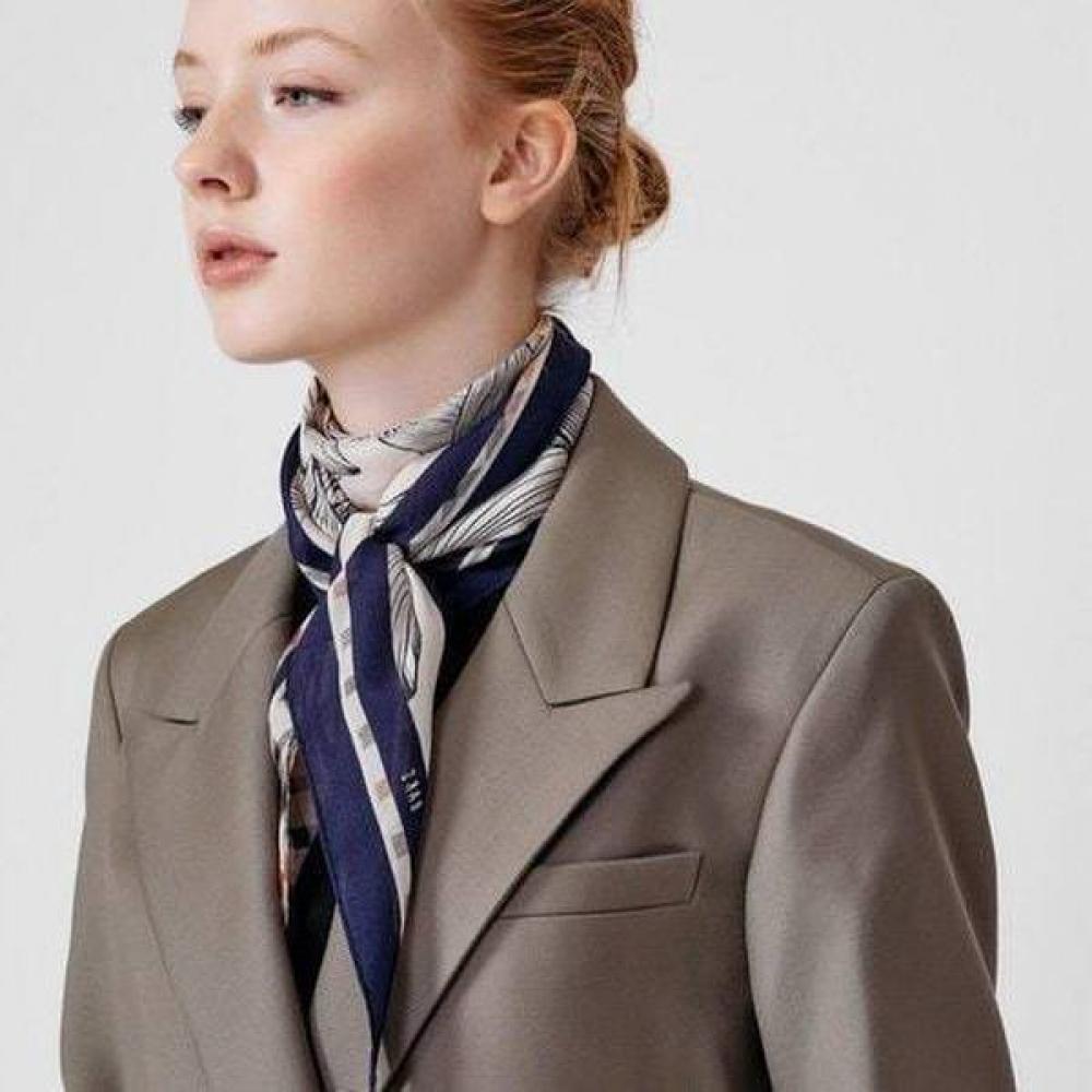 Daks Navy Check Flower Diamond Silk Scarf Dcsc6e351n2 Single option