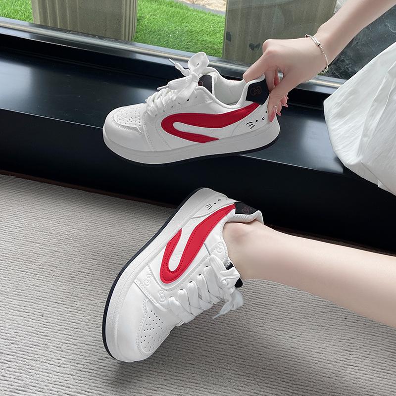 New niche design sense trend casual street shot versatile skateboard shoes women's retro Harajuku bread shoes