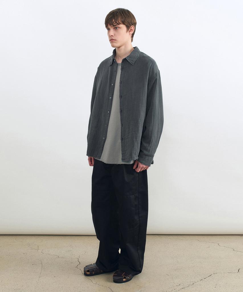 INSILENCE Curved Pleated Chino Black