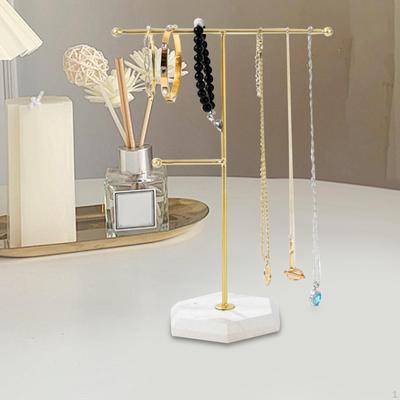 Elegantní stojan na šperky na prsteny a náramky - stylový kus bytové dekorace