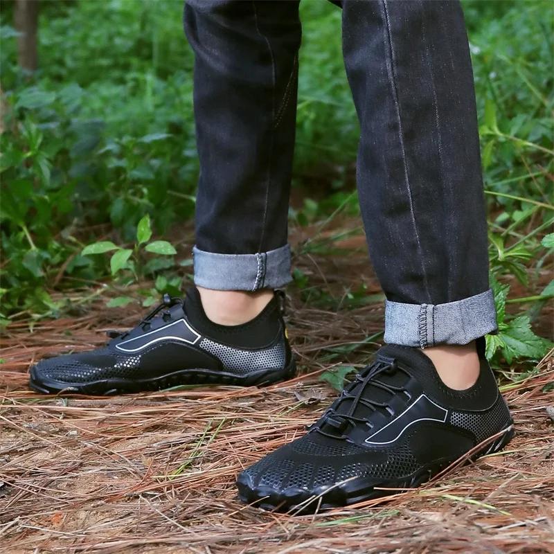 Модные зимние теплые тапочки мужские уличные мягкие домашние туфли модные плюшевые — фото 5