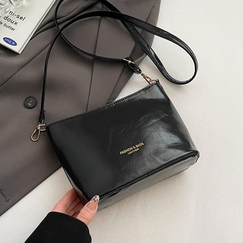 High-end Niche Bucket Bag for Women's New Trendy Crossbody Bag for Women Ins Niche Versatile Shoulder Chain Bag