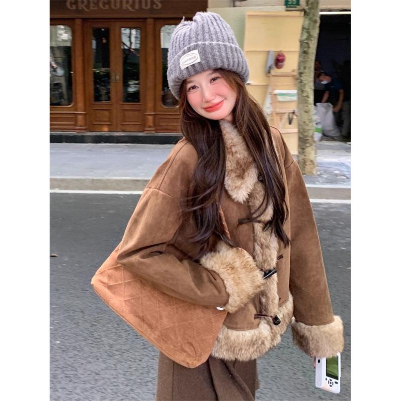 Women's Retro Suede Fur-Trim Horn Buckle Jacket - 2025 Autumn/Winter Collection