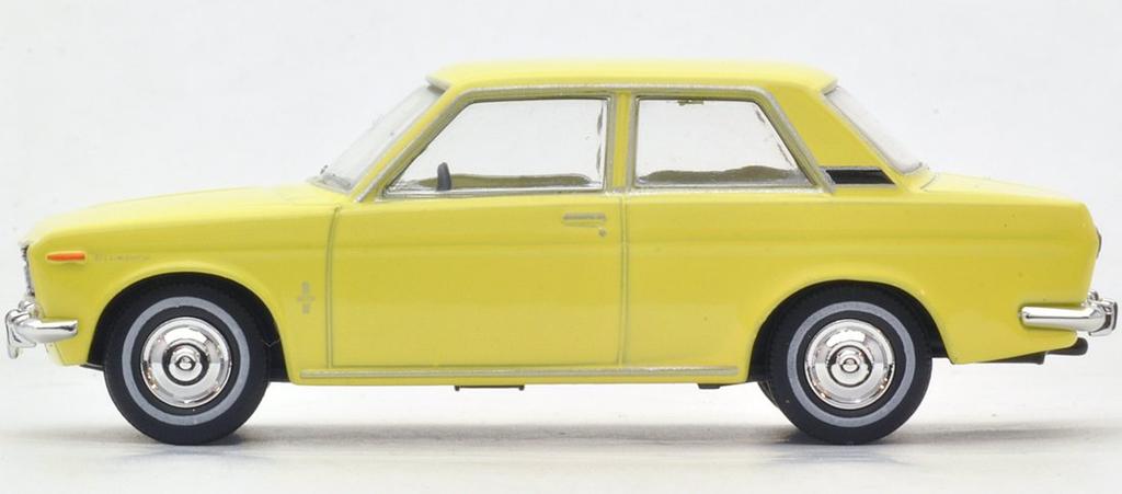 Tomica Limited Vintage Bluebird DX Finished Product LV-152b 2-Door (Yellow) -