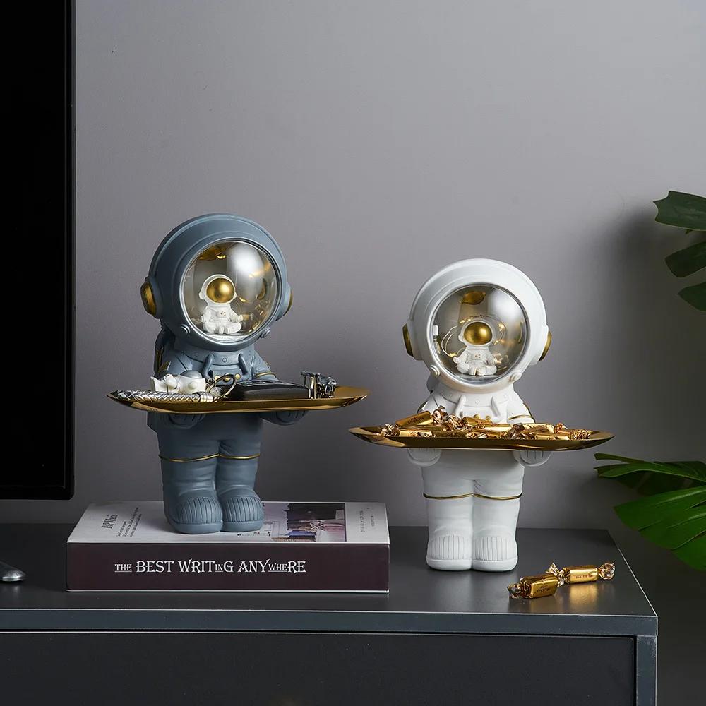 New Creative Astronaut Statue Storage Tray Nordic Home Decor Desk Storage Astronaut Figurine Living Room Table Decor Key Storage