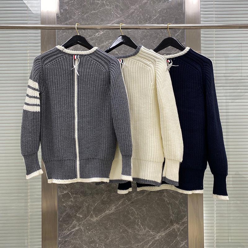 Unisex Chunky Knit Pullover: Four-Bar White-Edged Round Neck Sweater for Autumn & Winter