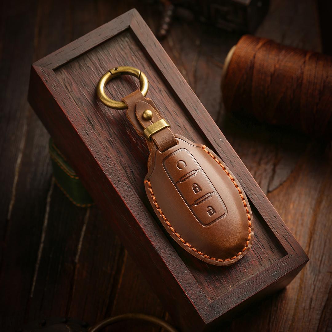 

[Nissan] car Key case cover keychain Handmade for Sylvanian/Teana/Qijun/EasyCard/Bluebird/Loulan 5 keys коричневий