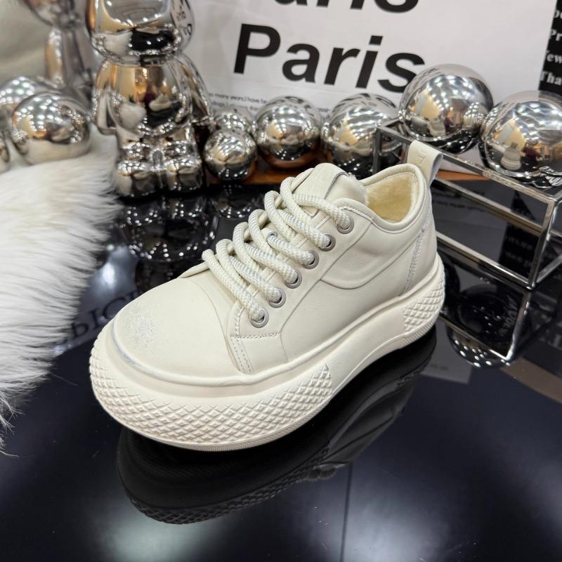 Thick-soled big-headed board shoes increase the height of small autumn and winter new velvet bread shoes muffin casual dad shoes women