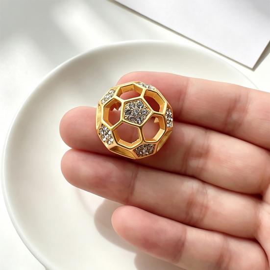 Brooch Pin Hollow 3D Football Design Lightweight Zinc Alloy Pin Coats Suits Sweaters Dresses Badge Sports Team Collection Jewelry Gift