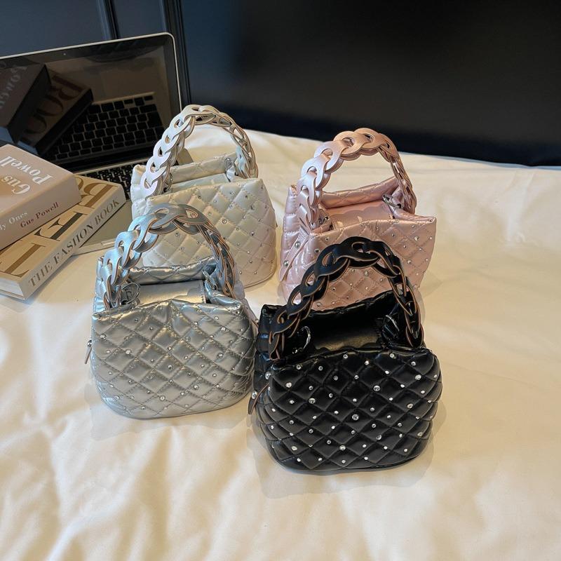 Large Capacity Bag Women's New Diamond Niche Design Shoulder Messenger Bag Commuter Bag Bucket Bag