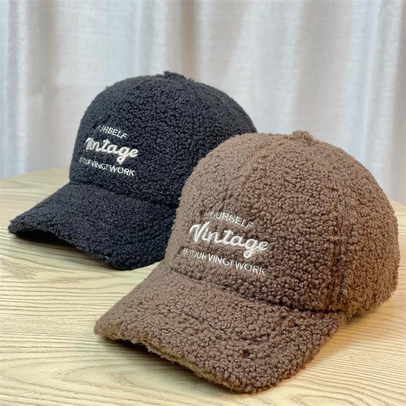 Hat Women's New Winter Fashion Versatile Autumn and Winter Furry Thickened Warm Peaked Hat Trend