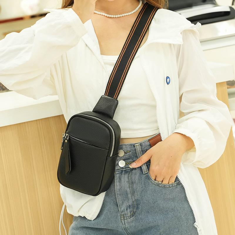 Neue kleine Brusttaschen für Männer und Frauen  Vielseitige Crossbody-Tasche aus Rindsleder der ersten Schicht für Frauen