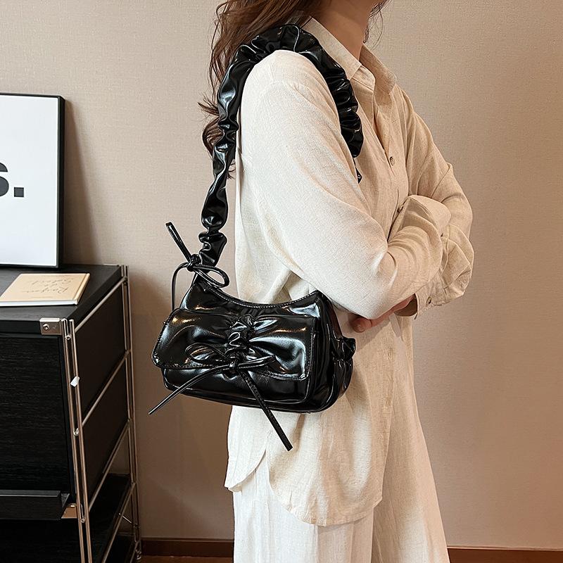 Bag women 2025 new design sense niche fashion messenger bag popular this year pleated armpit small square bag