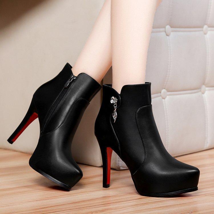 Europe, America, Autumn and Winter 2025 New Short Boots Women's Pointed High-heeled Rhinestone Thick-heeled Women's Shoes Black Side Zipper Fashion Bo