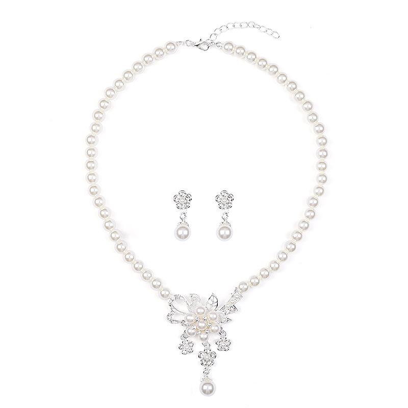 2022 Fashion Pearl Flower Necklace & Earrings Set: European-American Women's Hot Jewelry