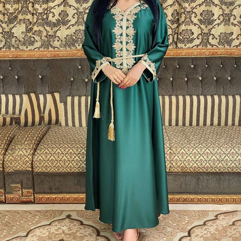 Ramadan Muslim Gold Embroidery Dresses Abayas Dubai Casual Kaftan Robe Ethnic Costumes with Long Sleeve for Womens
