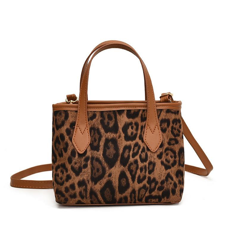 Fashionable Pu Material Leopard Print Shoulder Bag For Women With Zipper Closure