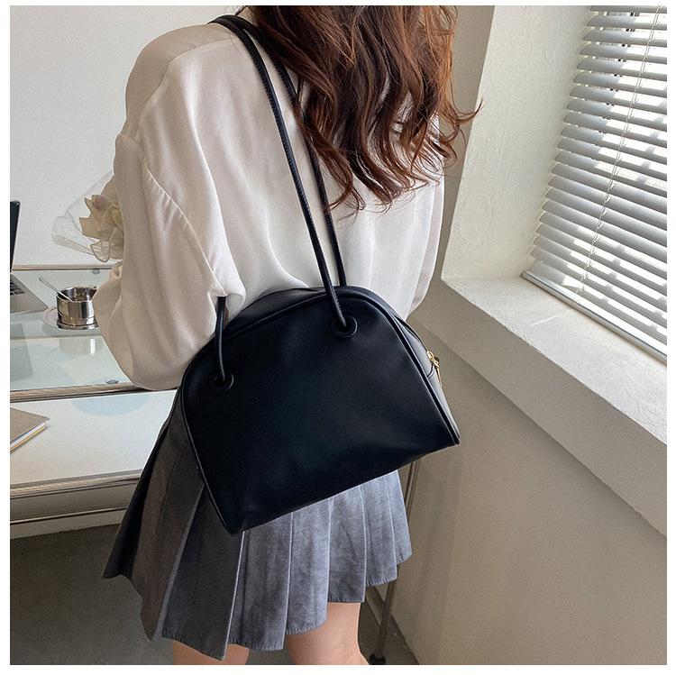 PU Leather Bag Small Pillow Bag for Women 2026 New Fashion Solid Color Versatile Retro Shoulder Bag Summer Fashion Underarm Bag Tote Bag