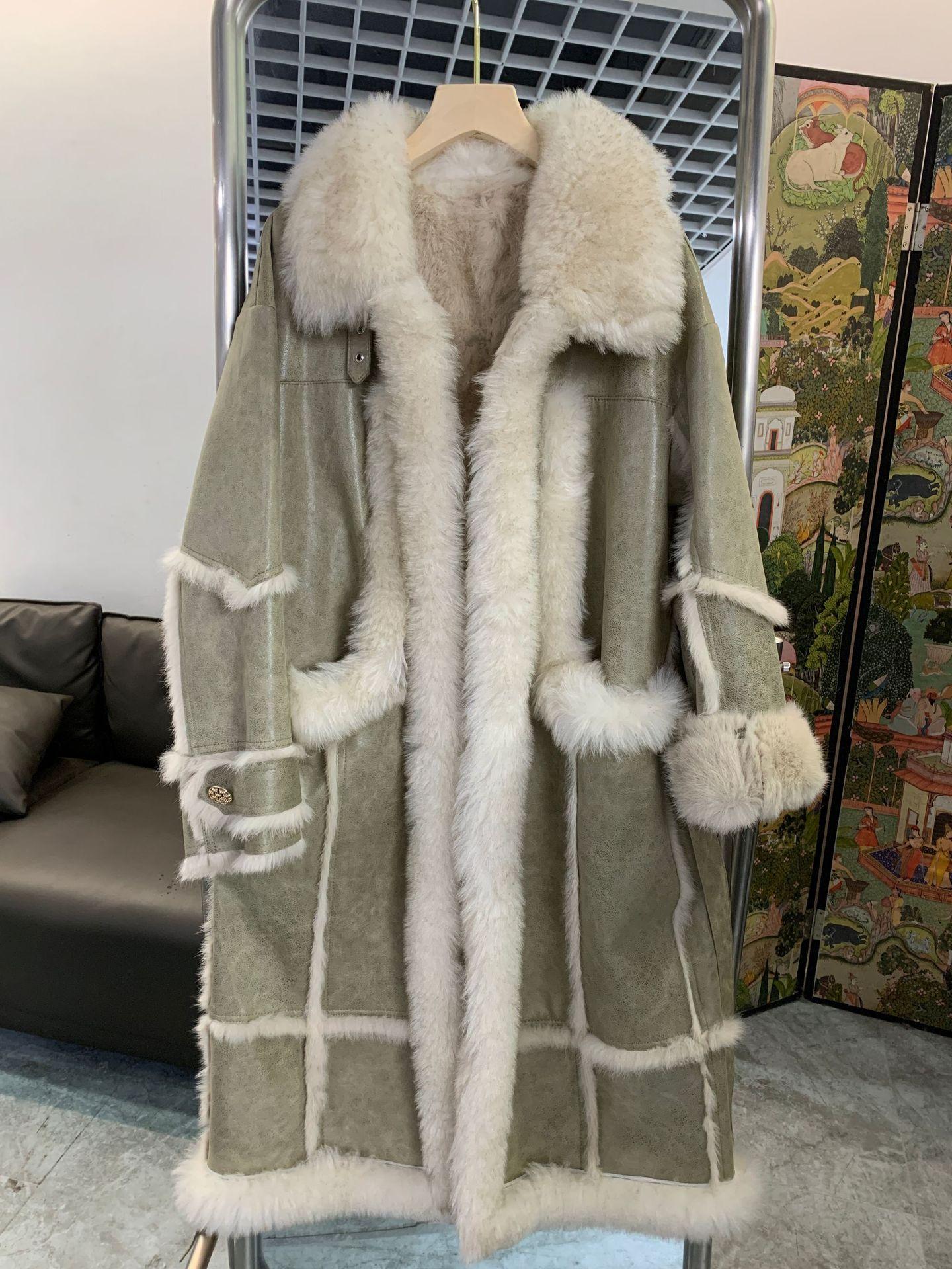 

Новый мех интегрирован и удлинен, а популярный вариант сохраняет тепло и выглядит тонким для женщин крупного телосложения. L